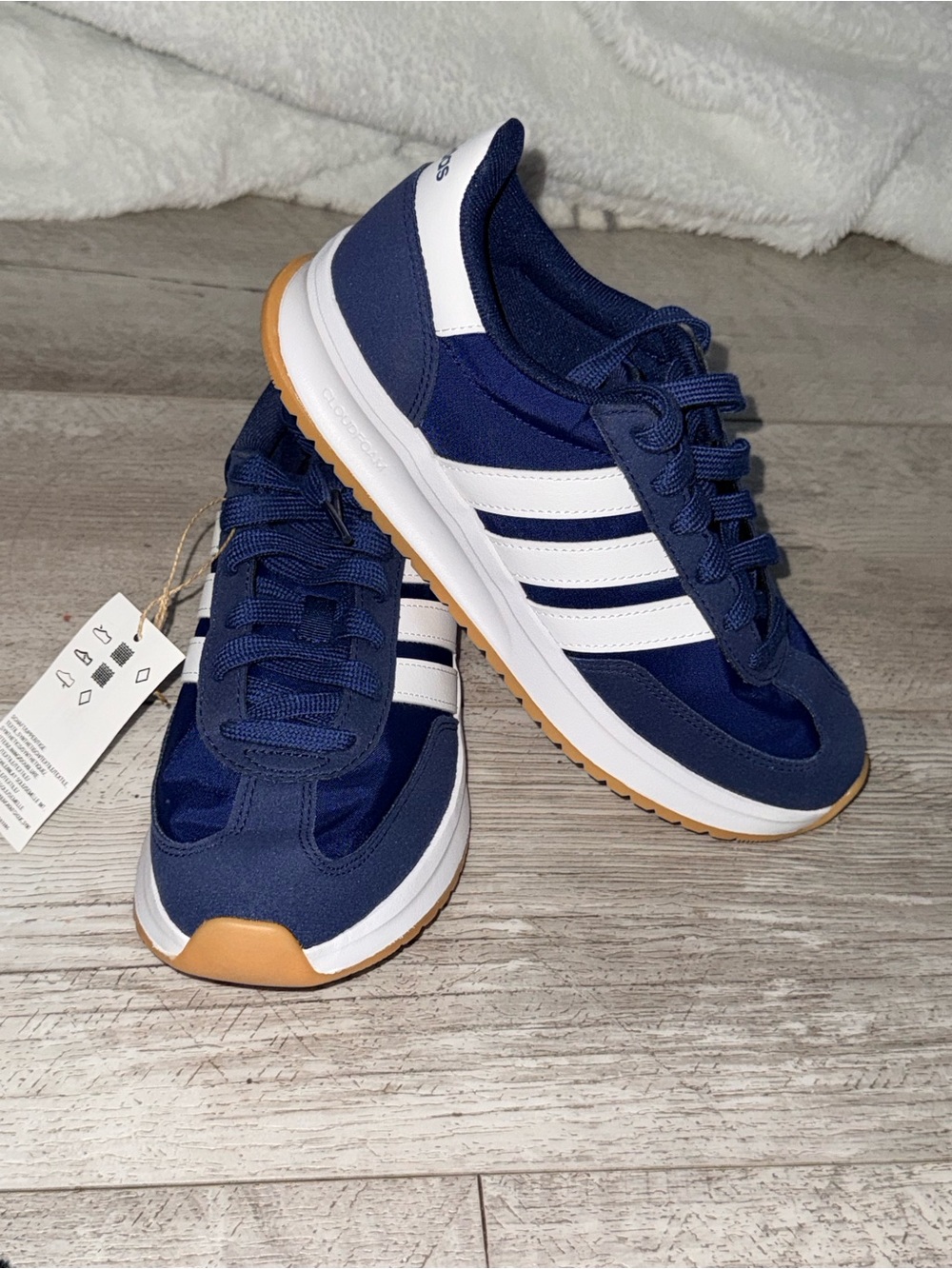 Adidas Run 70s 2.0 Youth Size 6 Navy White Gum Sneakers New with Tags